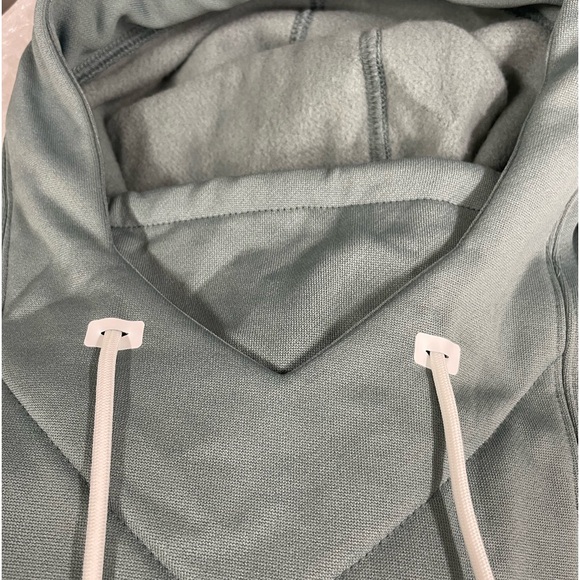 Volcom spring shred hoodie. - Picture 5 of 5